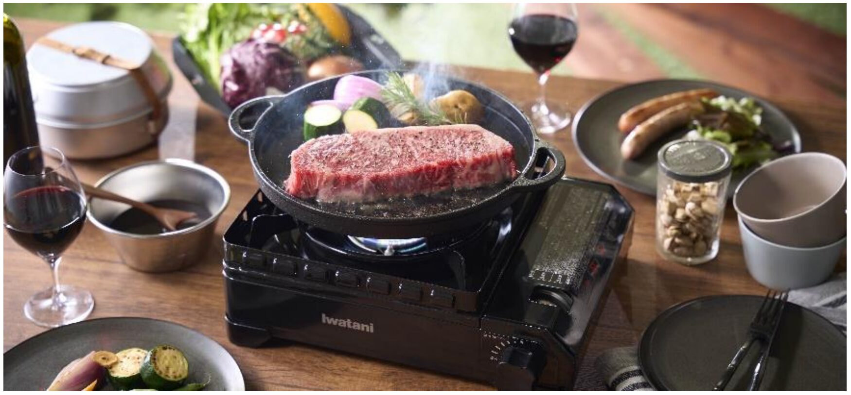 岩谷産業、カセットこんろで分厚いステーキ肉が美味しく焼ける