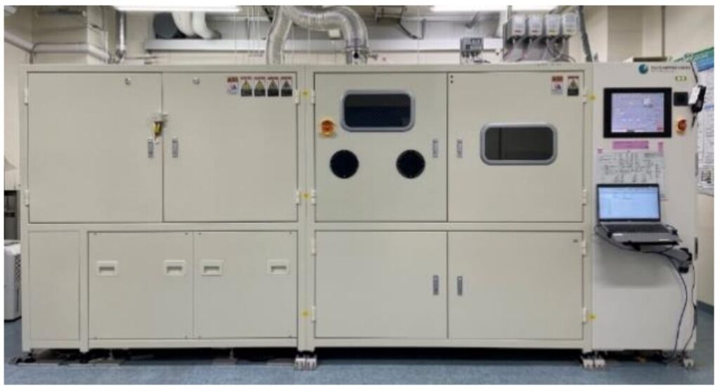 β-Ga2O3 の減圧ホットウォール MOVPE 成長装置（FR2000-OX）外観